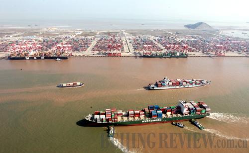 HARBORING GOOD INTENTIONS: An aerial view of the Yangshan Free Trade Port Area, a part of the Shanghai FTZ, on October 29, 2013 (FAN JUN)