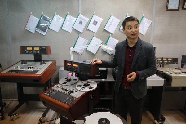 Zhongkehuijin Digital Technology Ltd. founder Xiong Zhiyuan at his laboratory in Beijing. Feng Yongbin / China Daily  