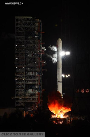 An unmanned spacecraft is launched atop an advanced Long March-3C rocket from the Xichang Satellite Launch Center in southwest China's Sichuan province, Oct 24, 2014. (Xinhua/Jiang Hongjing) 