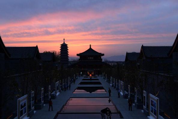The future plan is to develop the current 4A Yanqi Lake scenic area into a 5A tourist site.[Photo/Xinhua]  