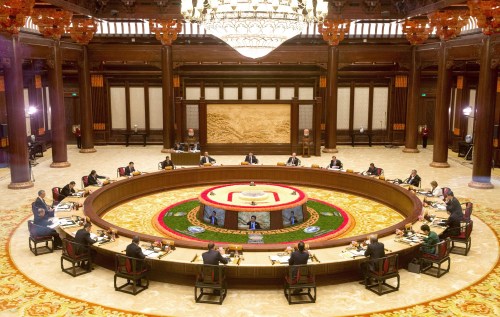 SHARING WISDOM: APEC economic leaders hold their annual meeting in Beijing on November 11 (LI XUEREN)