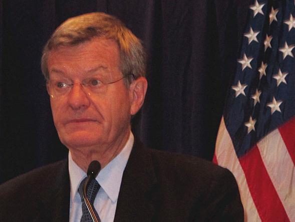 US Ambassador to China Max Baucus attends a news conference in Beijing, Nov 18, 2014. [Photo by Guo Rong/chinadaily.com.cn]