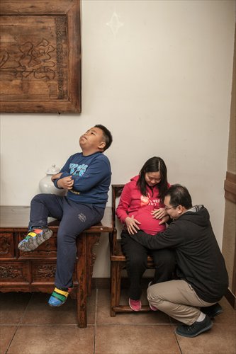 Older children have been known to act negatively toward the arrival of younger siblings, in what experts have called firstborn syndrome. Photo: Li Hao/GT