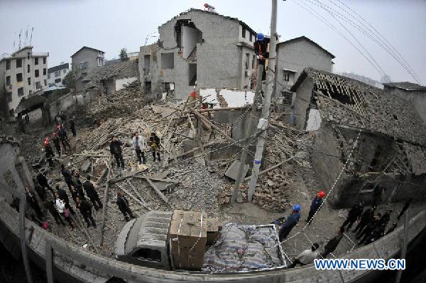Photo taken on Nov 22, 2014 shows the site where a blast occurred at Dayongqiao community of Yongding District, in Zhangjiajie City of central China's Hunan Province. Thirteen people were injured after the explosion happened around 5 pm. The cause of the accident is under investigation. (Xinhua)