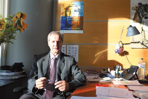 Jo Leinen, chairman of the European Parliament's delegation for relations with China, says the EU and China should work on an emissions cap and trade system to impose prices on carbon emissions. FU JING/CHINA DAILY