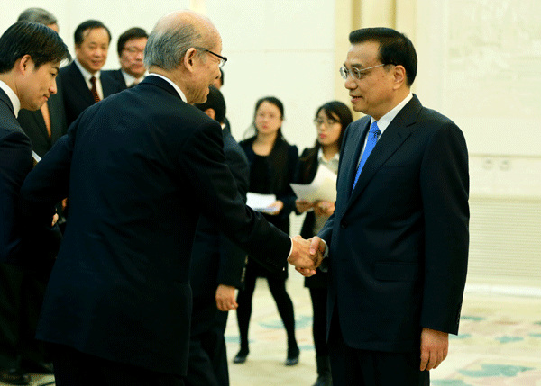 Premier Li Keqiang meets delegates of the 21st Century Committee for ChinaJapan Friendship in Beijing on Thursday.FENG YONGBIN / CHINA DAILY  