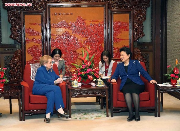 Chinese Vice Premier Liu Yandong (R) meets with former US Secretary of State Madeleine Albright in Beijing, capital of China, Dec. 17, 2014. (Xinhua/Liu Weibing)