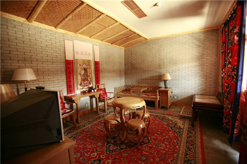 Sitting-room of Chamber Courtyard Villa at The Silk Road Dunhuang Hotel