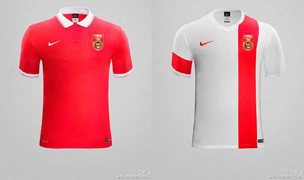A combination of photos show China national soccer team's new home kit, left, and away kit, right, supplied by Nike. CCTV 5 posted the photos on Sina Weibo. [Photo/weibo.com]  