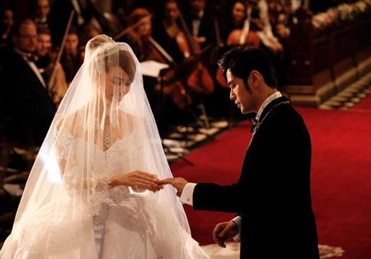 Singer Jay Chou and model Hannah Quinlivan held wedding ceremony at the Selby Abbey in Yorkshire, Britain, Jan 18, 2015. [Photo/weibo.com]  