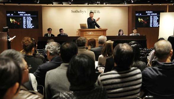 Chu Teh-chun's work L'automne tops the sale at a price of 4.24 million HK dollars. Photos provided to China Daily  