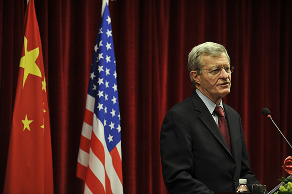 US ambassador to China Max Baucus speaking at the Kunming Museum in Yunnan on Wednesday. [Photo/for chinadaily.com.cn] 