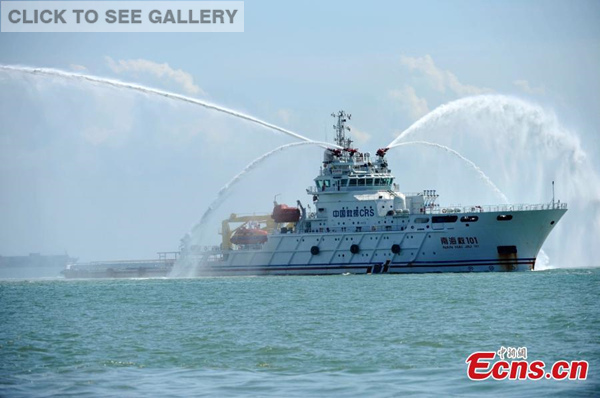 File photo of China's rescue ship "South Sea Rescue 101". The vessel left the city of Haikou, Hainan province and was expected to arrive at the site on January 9, 2015 to search for the black boxes from the ill-fated AirAsia Flight QZ8501. "South Sea Rescue 101" is 109.7 meters long, with 6,200 tonnes of full load displacement. [Photo: China News Service/Luo Yunfei]