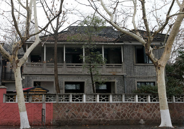 A commercial plan for a former residence of Chiang Ching-kuo, a former Taiwan leader, in Hangzhou, Zhejiang province, has been praised as a good means of drawing visitors and criticized as endangering its cultural value. Lin Yunlong / for China Daily