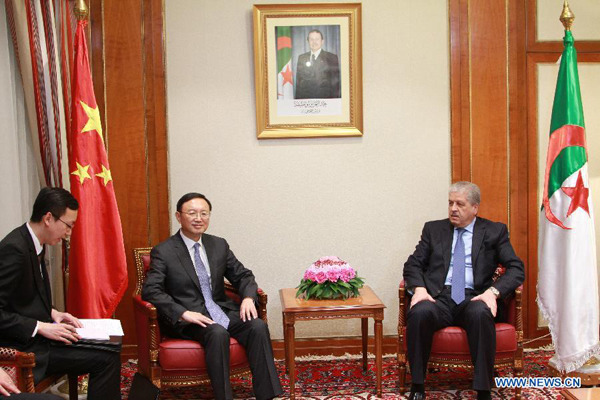 Algerian Prime Minister Abdelmalek Sellal (R) meets with Chinese State Councilor Yang Jiechi (C) in Algiers, capital of Algeria, Feb. 7, 2015. (Xinhua/Huang Ling)