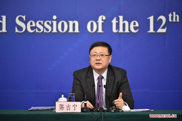 China's Minister of Environmental Protection Chen Jining gives a press conference for the third session of the 12th National People's Congress (NPC), on environmental protection in Beijing, capital of China, March 7, 2015. (Xinhua/Li Ran) 