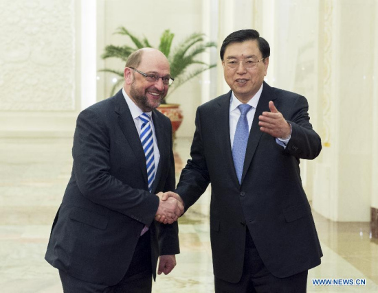 Zhang Dejiang (R), chairman of the Standing Committee of China's National People's Congress, meets with Martin Schulz, President of the European Parliament, at the Great Hall of the People in Beijing, capital of China, March. 16, 2015. (Xinhua/Wang Ye)