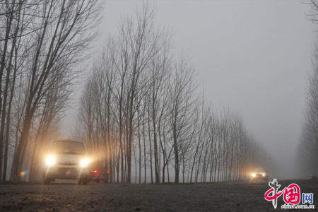 The Beijing-Tianjin-Hebei area, one of China's major heavy industrial bases, has been struggling with the worst air pollution in China. (Photo/China.org.cn)