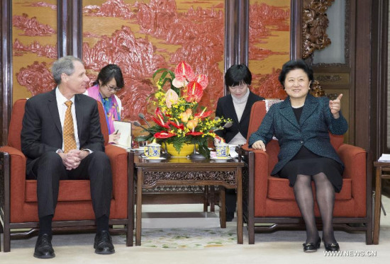 Chinese Vice Premier Liu Yandong (R) meets with Thomas F. Rosenbaum, president of the California Institute of Technology (Caltech) in Beijing, capital of China, March 19, 2015. (Xinhua/Huang Jingwen)
