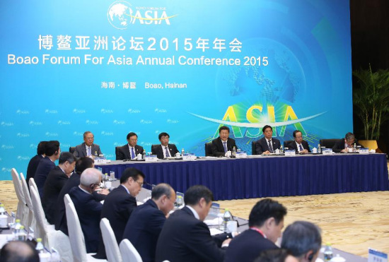 Chinese President Xi Jinping (4th R back) attends a symposium with Chinese and foreign entrepreneur representatives attending the Boao Forum for Asia Annual Conference 2015 in Boao, south China's Hainan Province, March 29, 2015. (Xinhua/Pang Xinglei)