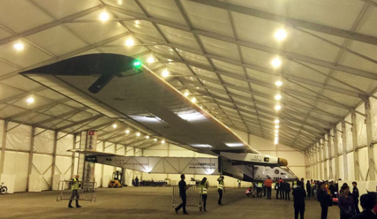 Solar Impulse 2, the first solar-powered aircraft capable of flying day and night, lands in Chongqing, China, on March 31. (Photo: Tan Yingzi/China Daily)  