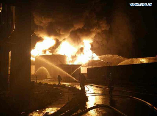 Photo taken on April 6, 2015 shows the scene of a chemical plant blast in Zhangzhou, southeast China's Fujian province. The blast, the second in 20 months, occurred at a unit producing paraxylene (PX) in the plant. (Photo: Xinhua/Zhang Quangui)