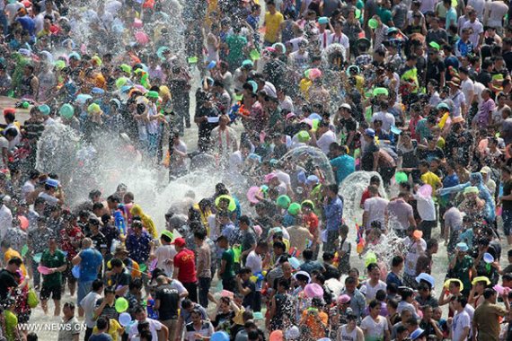 The Water Splashing Festival in the southwestern Chinese province of Yunnan falls during the New Year celebrations on the Dai Calendar. (Photo/CNTV)