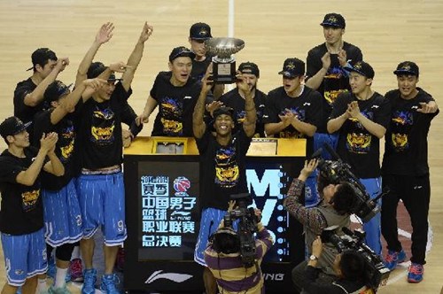 Beijing defended the title of the Chinese Basketball Association (CBA) by beating Liaoning 106-98 in Game 6 in Benxi on Sunday for an overall 4-2 victory in the best-of-seven finals. (File Photo)