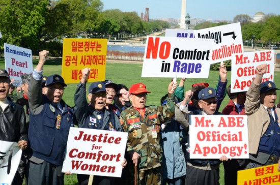 More than 100 people, most of them members from the Washington Coalition for Comfort Women Issues (WCCW) and veterans, join a rally organized by the Washington Coalition for Comfort Women Issues (WCCW)at the US Capitol on Tuesday, to demand an official apology from Japanese Prime Minister Shinzo Abe during his visit to Washington, and urge the Japanese government to face the history. Liu Xiaoxian / For China Daily.