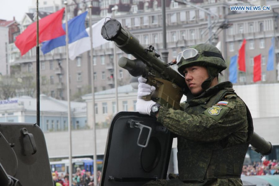 A Russian soldier is seen during the military parade marking the 70th anniversary of the victory in the Great Patriotic War, in Vladivostok, Russia, May 9, 2015. (Xinhua/Valery)