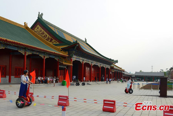 Photo shows the Old Summer Palace replica project in China's Zhejiang province. The first phase of Old Summer Palace replica opened at the Zhejiang-based Hengdian World Studios, dubbed as the Chinese Hollywood, on May 10, 2015. (Photo: China News Service/Li Chenyun)