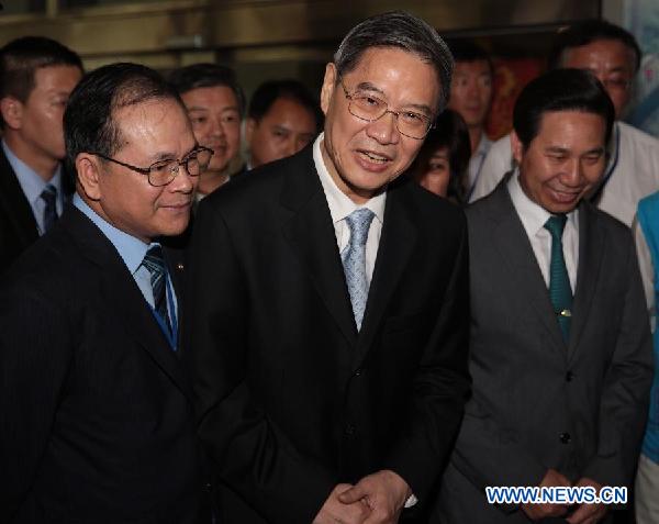 Zhang Zhijun (C), director of the Taiwan Affairs Office of China's State Council, arrives in Kinmen, southeast China's Taiwan, on May 23, 2015. (Photo: Xinhua/Cai Yang)