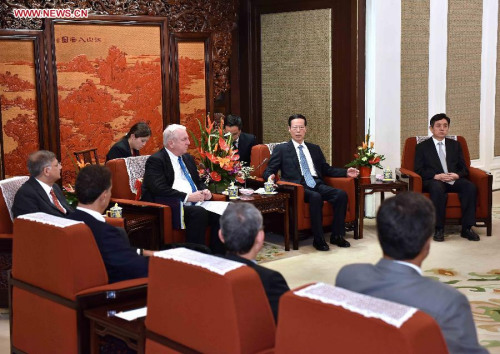 Chinese Vice Premier Zhang Gaoli (2nd R, rear), also a member of the Standing Committee of the Political Bureau of the Communist Party of China (CPC) Central Committee, meets with a delegation from the Asian Development Bank (ADB) board of directors in Beijing, capital of China, May 25, 2015. (Xinhua/Li Tao)