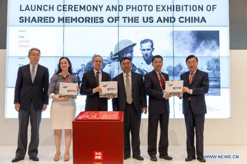 Guests attend the launching ceremony of Shared Memories of the US and China: The Pacific War Against Japanese Aggression during the BookExpo America (BEA) 2015 in New York, the United States, on May 28, 2015. (Xinhua/Li Muzi)