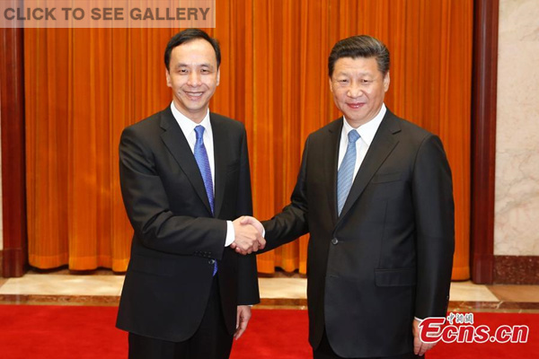 Xi Jinping (R), general secretary of the Communist Party of China Central Committee, meets Kuomintang (KMT) Chairman Eric Chu on Monday, May 4, 2015 in Beijing. This has been Chu's first visit to the mainland since he was elected KMT chairman in January.(Photo: China News Service/ Sheng Jiapeng)