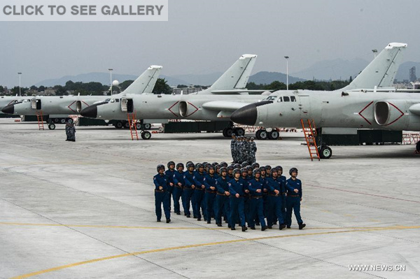 File photo shows soldiers of the People's Liberation Army (PLA) Air Force participating in a training. Aircraft of the People's Liberation Army (PLA) Air Force flew over the Miyako Strait for the first time on May 21, 2015 for training in western Pacific, a military spokesperson said. (Photo: Xinhua/Zhang Haishen)