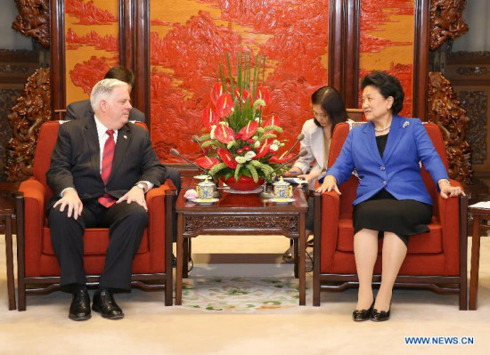 Chinese Vice Premier Liu Yandong (R) meets with Larry Hogan, governor of the U.S. state of Maryland, in Beijing, capital of China, June 1, 2015. (Xinhua/Ma Zhancheng)