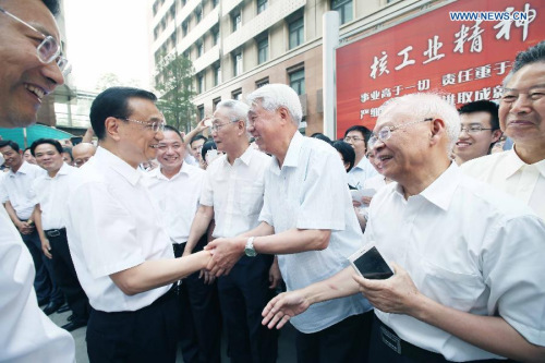 Chinese Premier Li Keqiang inspects China Nuclear Power Engineering Co., Ltd. in Beijing, capital of China, June 15, 2015. Li had an inspection tour to China Nuclear Power Engineering Co., Ltd. and the Ministry of Industry and Information Technology on Monday. (Photo: Xinhua/Yao Dawei)