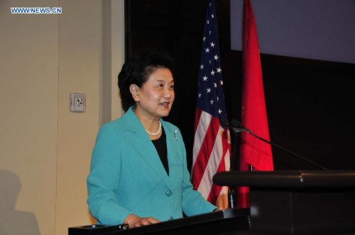 Chinese Vice Premier Liu Yandong delivers a speech at the second China-U.S. University Presidents Roundtable at Rice University in Houston, the United States, June 22, 2015. (Photo: Xinhua/Zhang Yongxing)