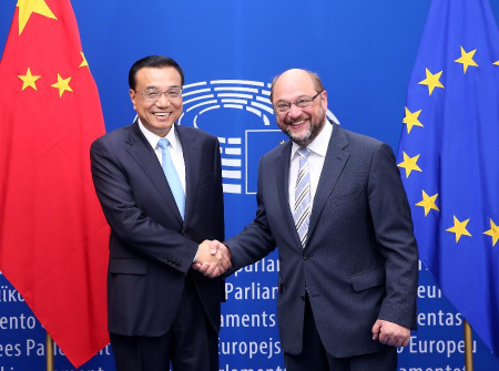 Chinese Premier Li Keqiang (L) meets with President of the European Parliament Martin Schulz in Brussels, Belgium, June 29, 2015. (Photo: Xinhua/Pang Xinglei)