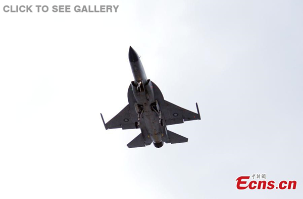 The JF-17 fighter, co-developed by Aviation Industry Corporation of China (AVIC) and Pakistan's Air Force (PAF), makes its debut at the 51st Paris International Air Show, June 15, 2015. Pakistan has won the first-ever order for its JF-17 Thunder jet fighter, an air force spokesman said Monday. (Photo: China News Service/Long Jianwu)