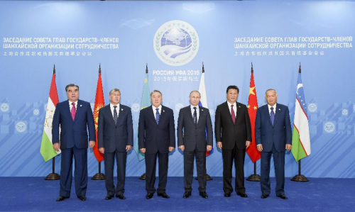 Chinese President Xi Jinping (2nd R) and other leaders of the Shanghai Cooperation Organization (SCO), Presidents of Tajikistan Emomali Rahmon (L), Kyrgyzstan Almazbek Atambayev (2nd L), Kazakhstan Nursultan Nazarbayev (3rd L), Russia VladimirPutin(3rd R) and Uzbekistan Islam Karimov (R), pose for a group photo before the 15th SCO summit in Ufa, Russia, July 10, 2015. (Xinhua/Li Xueren)