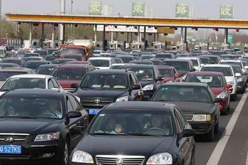 he Beijing-Chengde Expressway. Beijing wants to learn from the highway systems in Singapore and some European cities and begin charging congestion fees. Photo/China Daily