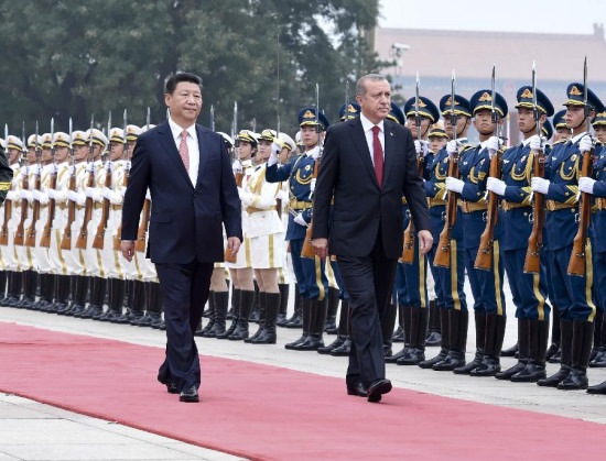 Chinese President Xi Jinping holds a welcoming ceremony for his Turkish counterpart Recep Tayyip Erdogan before their meeting at the Great Hall of the People in Beijing, capital of China, July 29, 2015. (Xinhua/Zhang Duo)