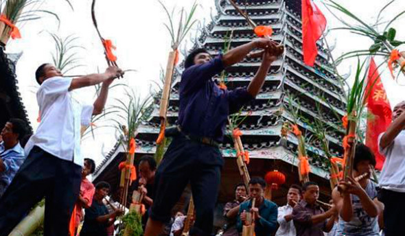 The sixth day of the sixth lunar month is an auspicious date for many Chinese people, none more so than the Dong people of Guizhou Province in southwestern China. (Photo/CNTV)