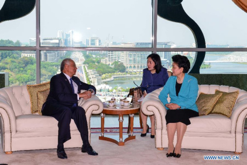 Chinese Vice Premier Liu Yandong (R) meets with Malaysian Prime Minister Najib Razak in Putrajaya, Malaysia, July 30, 2015. (Xinhua/Chong Voon Chung)