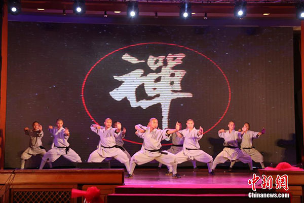 Shaollin Buddhist perform in Bangkok, Aug 2, 2015. (Photo/Chinanews.com)