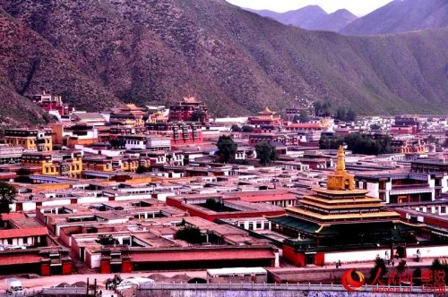 Located in the Gannan Tibetan Autonomous Prefecture of Gansu province, Labrang Monastery is the political and religious centre of this area and one of the six great monasteries of the Gelug (Yellow Hat) school of Tibetan Buddhism. Today, Labrang Monastery has the best Tibetan Buddhist education system in China and has been widely regarded as one of the best school of Tibetan Buddhism in the world. (Photo/people.cn)