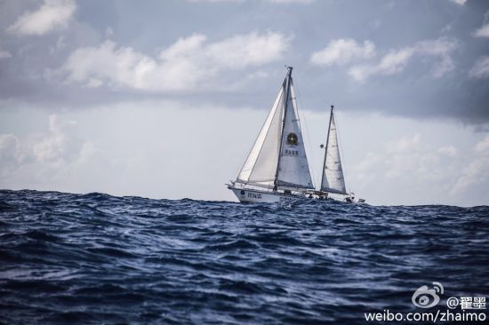 Zhai's boat sails across the Indian Ocean. (Photo/Zhai's Sina Weibo)