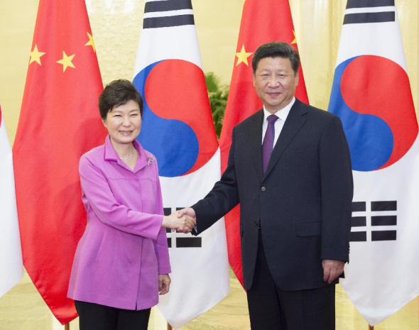 Chinese President Xi Jinping (R) meets with President of the Republic of Korea (ROK) Park Geun-hye in Beijing, capital of China, Sept. 2, 2015. (Photo: Xinhua/Xie Huanchi)